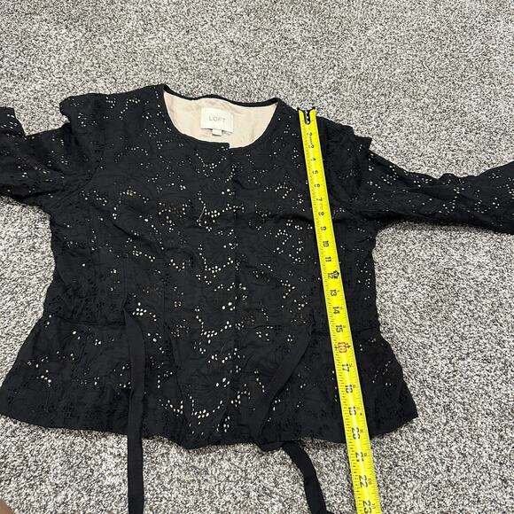 Ann Taylor LOFT Black Eyelet Lined 100% Cotton Blazer Belted, Size 12 - Picture 3 of 9